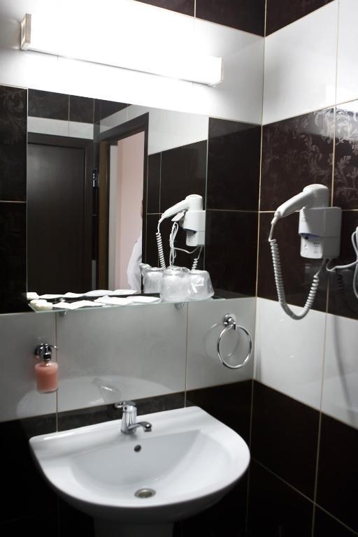 Hotel Bulevard Oradea Room photo